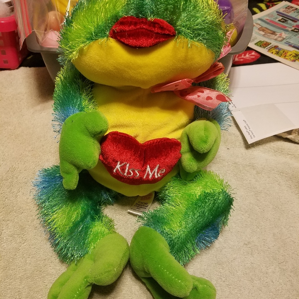 ❤️🎊HOST PICK🎊❤️ Kiss Me Plush Frog Please go to my page and see o - Picture 4 of 6